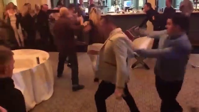 Visionner-Un-mariage-qui-se-termine-en-bagarre-g&eacute;n&eacute;rale.jpeg (54 KB)